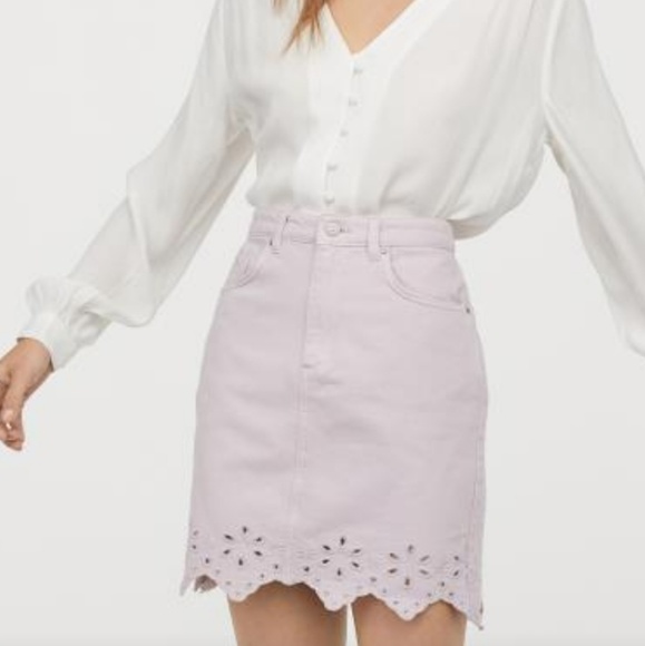 H&M Dresses & Skirts - H&M high waisted denim skirt